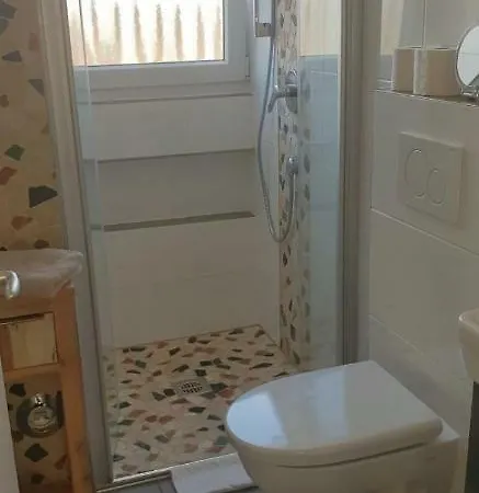 Apartm Ca 50 Qm Lage Vendégház *